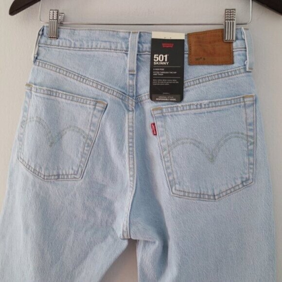 NWT Levis 501 Denim Jeans Size 26 Light Blue Wash High Rise Skinny Cropped - Picture 7 of 7